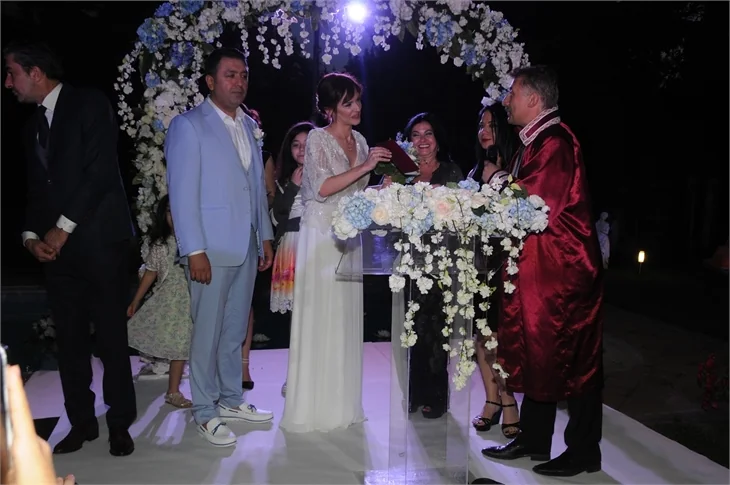 Kiralık Aşk’ın yıldızı evlendi!