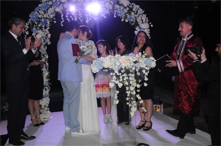 Kiralık Aşk’ın yıldızı evlendi!