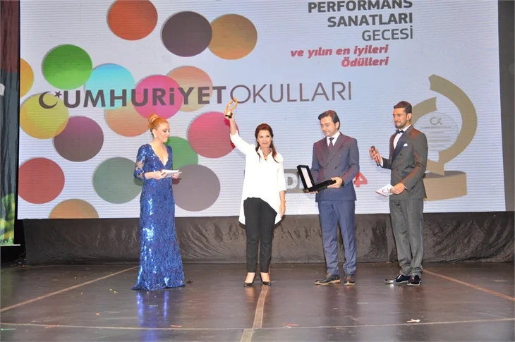 Cumhuriyet enlerini seçti
