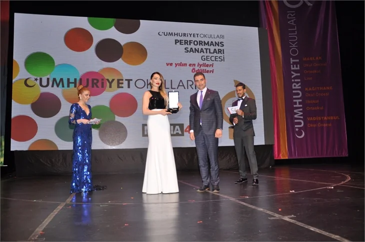 Cumhuriyet enlerini seçti