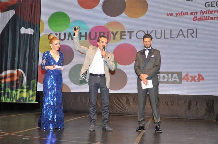 Cumhuriyet enlerini seçti