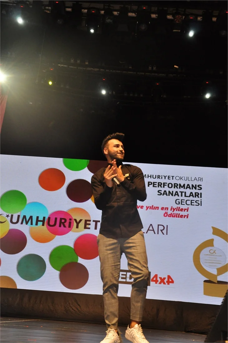Cumhuriyet enlerini seçti