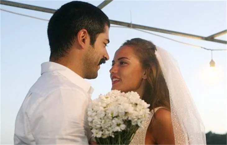 Fahriye Evcen-Burak Özçivit çiftinden flaş karar