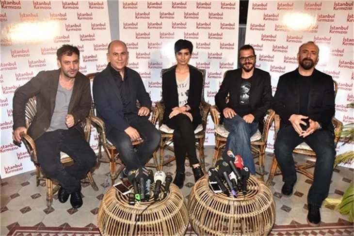 Dev kadro basın karşısında!