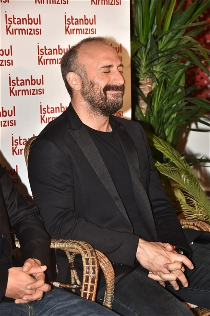 Dev kadro basın karşısında!