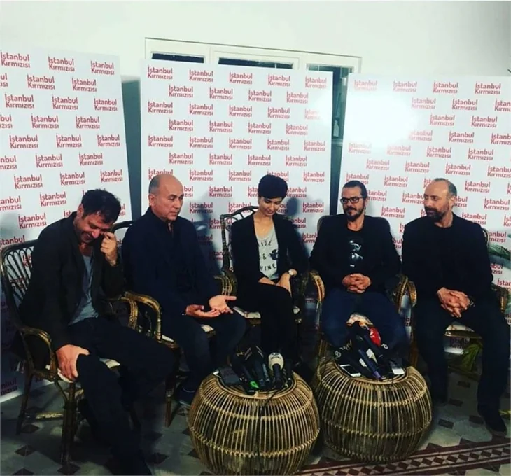 "Tuba Büyüküstün kamyon şoförü gibi yiyor"