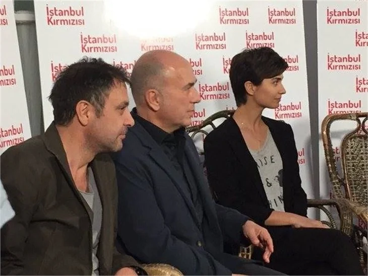 "Tuba Büyüküstün kamyon şoförü gibi yiyor"
