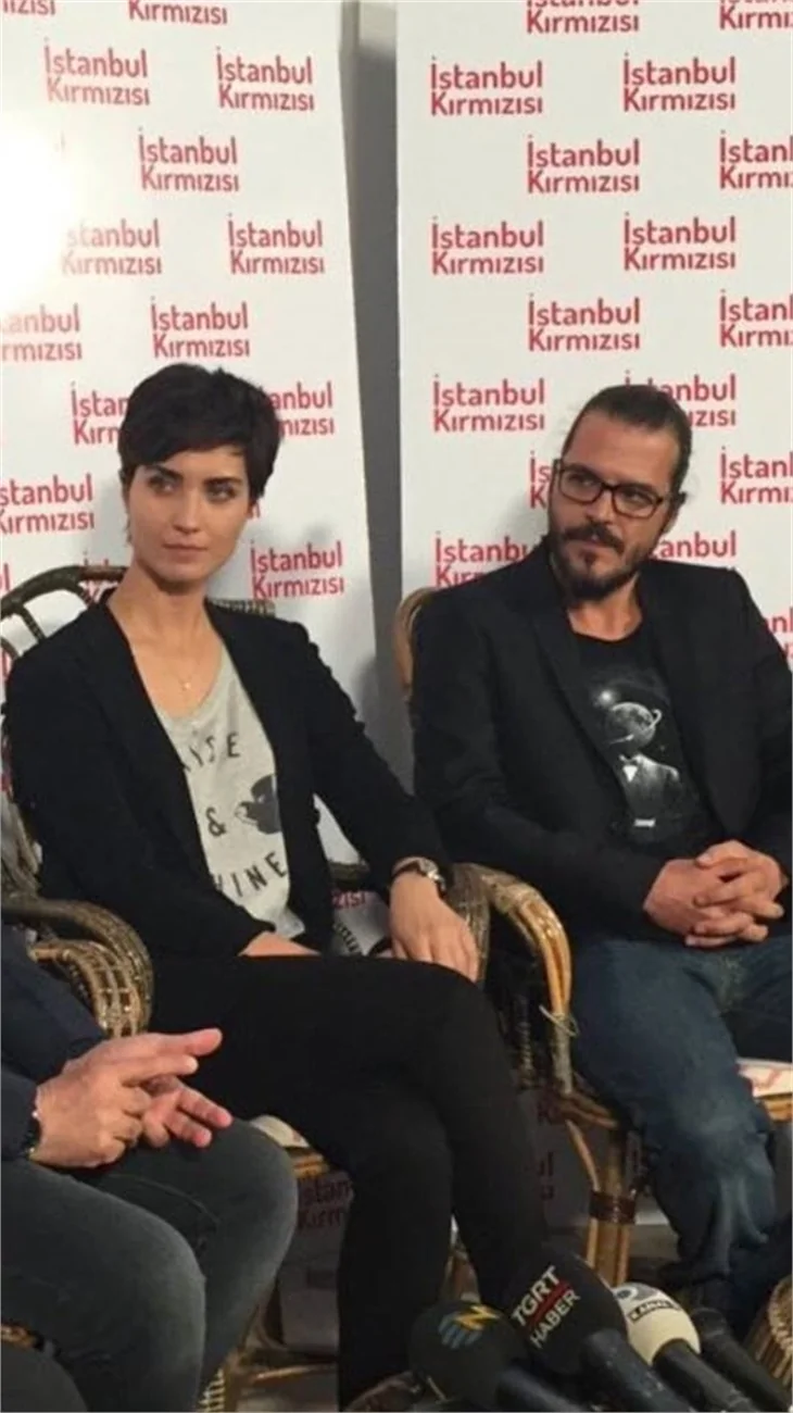 "Tuba Büyüküstün kamyon şoförü gibi yiyor"