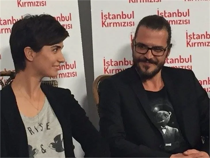 "Tuba Büyüküstün kamyon şoförü gibi yiyor"