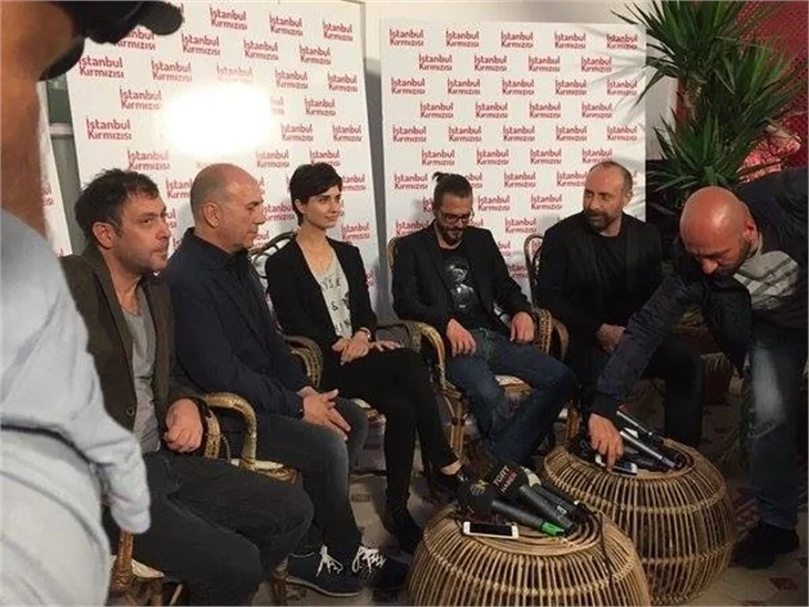 "Tuba Büyüküstün kamyon şoförü gibi yiyor"