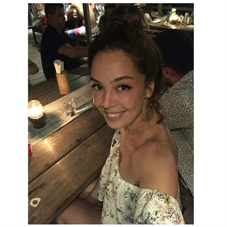 Azra Akın evleniyor