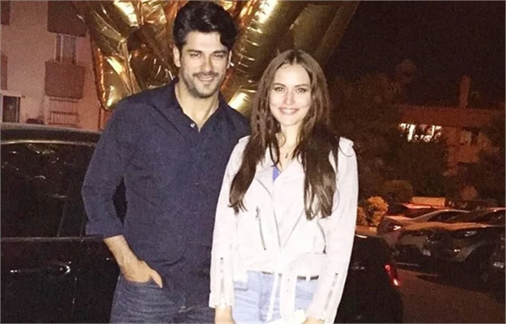 Burak Özçivit'ten Fahriye Evcen'i ağlatan doğum günü partisi