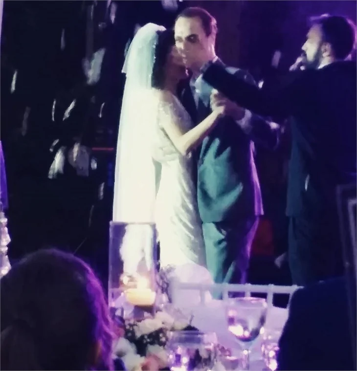 Ebru Özkan ile Ertan Saban'ın düğününe ünlü akını...