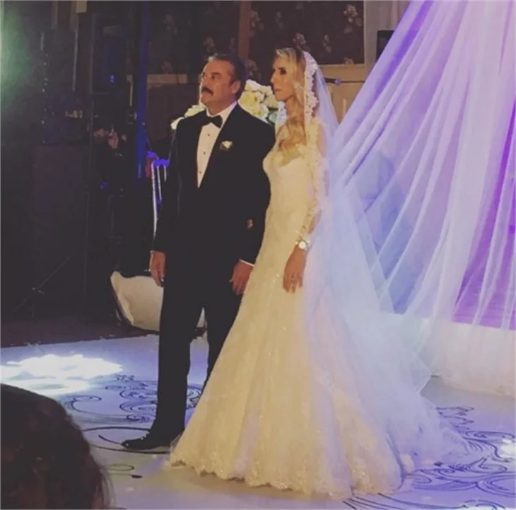 Mesut Akusta ve Şafak Özbir evlendi