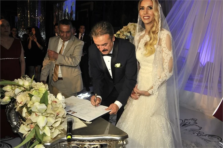 Mesut Akusta ve Şafak Özbir mutluluğa "Evet" dediler!