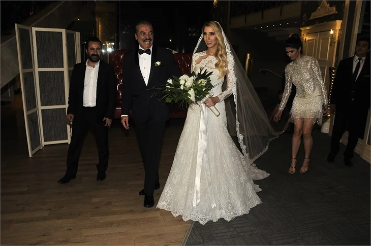 Mesut Akusta ve Şafak Özbir mutluluğa "Evet" dediler!