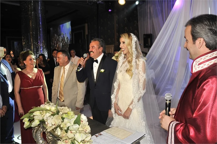 Mesut Akusta ve Şafak Özbir mutluluğa "Evet" dediler!