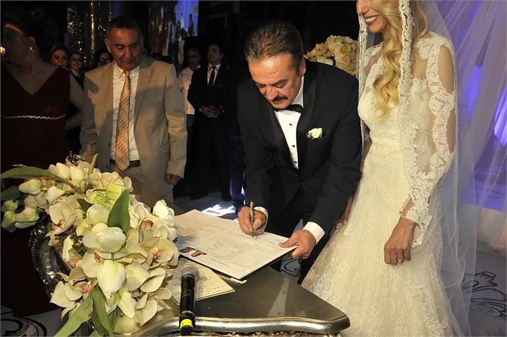 Mesut Akusta ve Şafak Özbir mutluluğa "Evet" dediler!