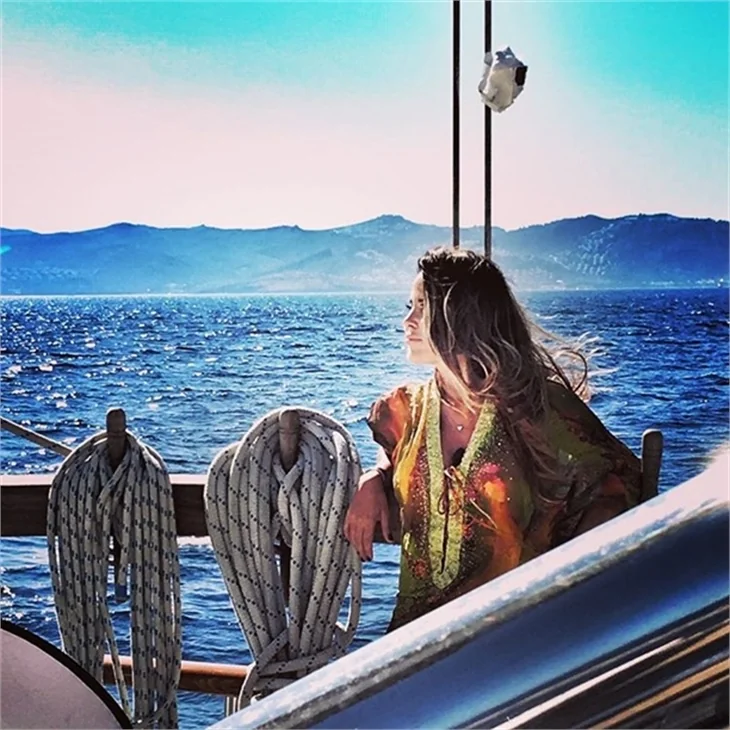 Özlem Yıldız ve Öncü Sönmez tatilde