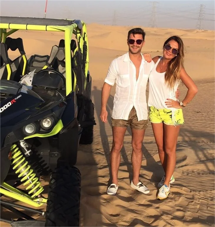 Özlem Yıldız ve Öncü Sönmez tatilde