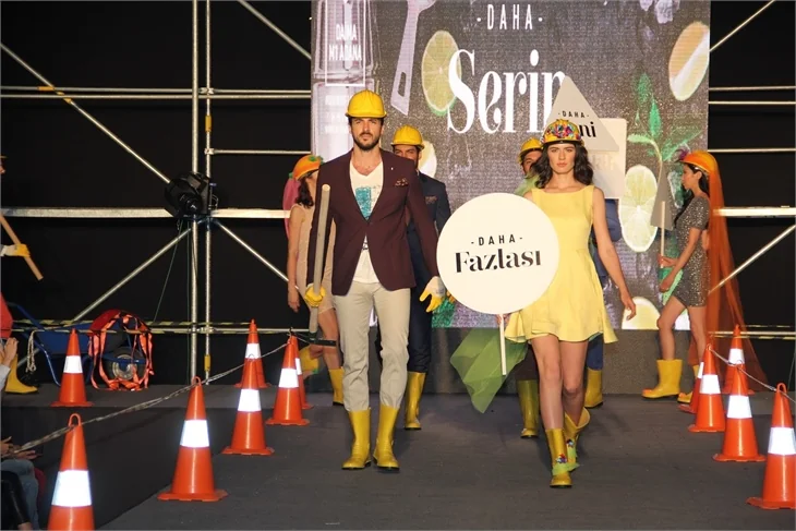 Sinan Akçıl ilk kez podyuma çıktı!