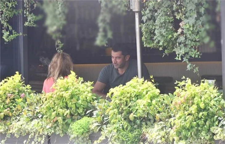Kenan İmirzalıoğlu ile Sinem Kobal kahvaltıda!