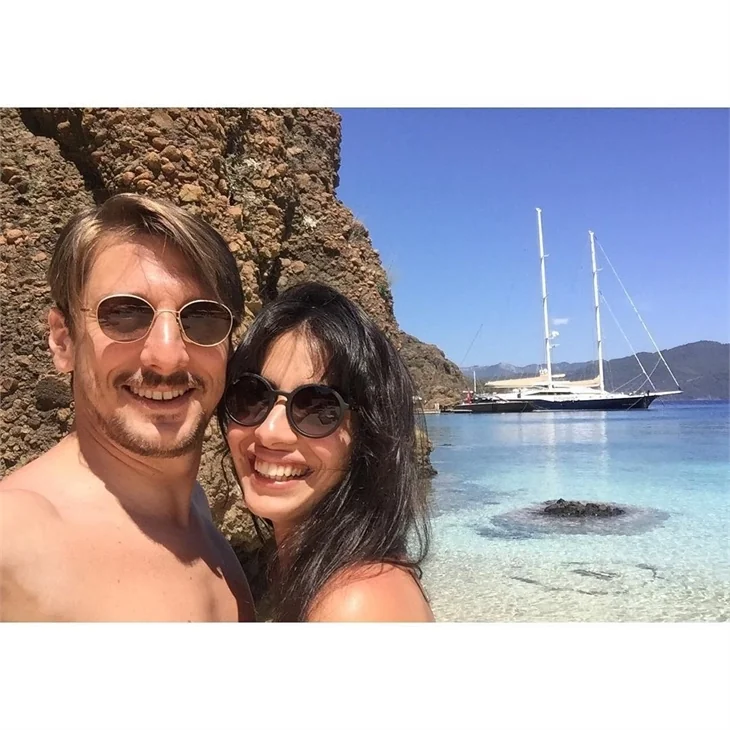 Engin Hepileri ile Beyza Şekerci tatilde