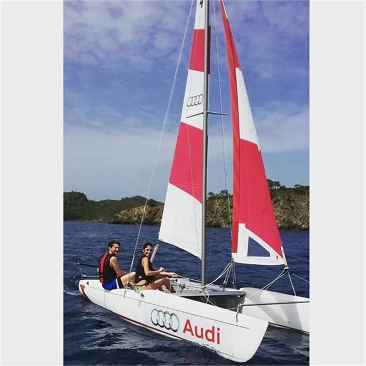 Engin Hepileri ile Beyza Şekerci tatilde