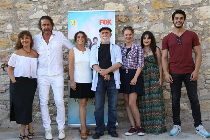 İlk bölümü Çeşme Kalesi'nde izlediler