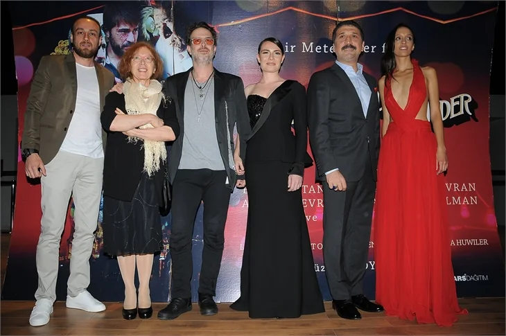 Engin Altan Düzyatan gala öncesi tatile çıktı!