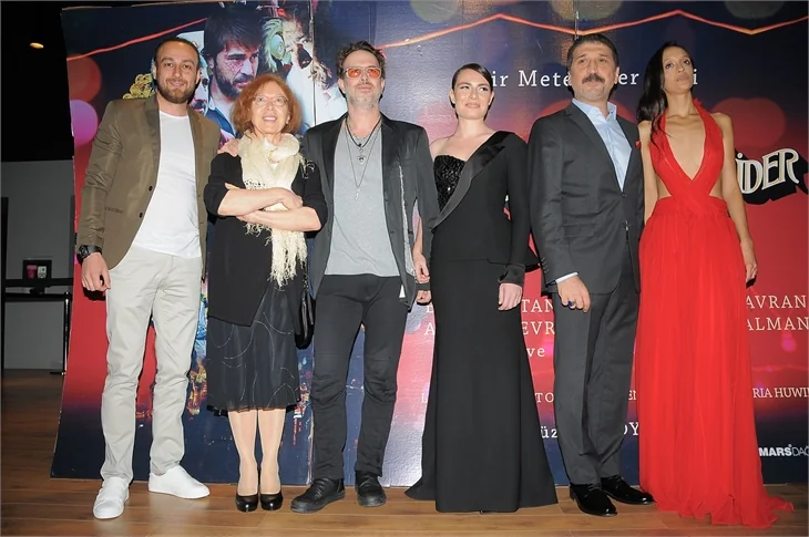 Engin Altan Düzyatan gala öncesi tatile çıktı!