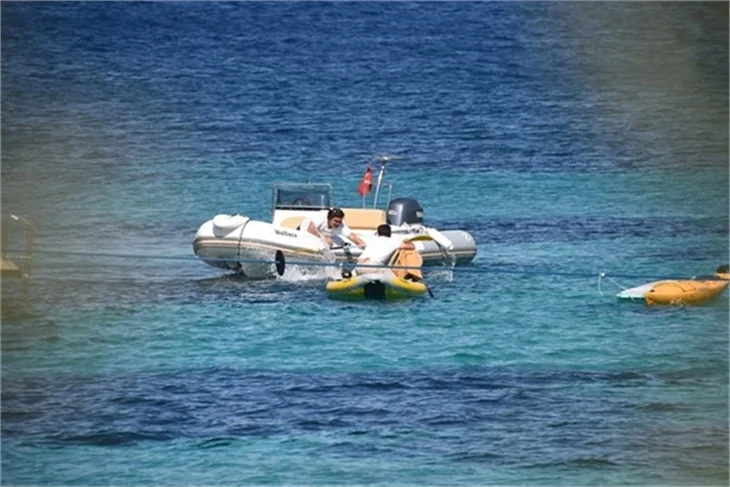 Nil Karaibrahimgil tatil sezonunu açtı