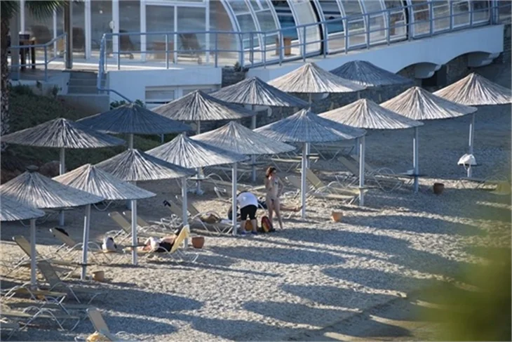 Nil Karaibrahimgil tatil sezonunu açtı