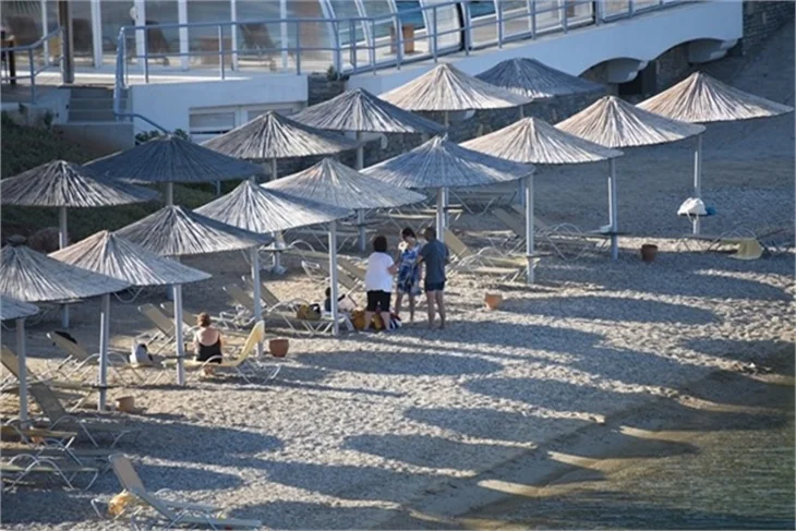 Nil Karaibrahimgil tatil sezonunu açtı