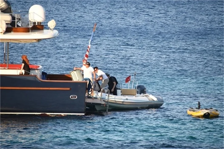 Nil Karaibrahimgil tatil sezonunu açtı
