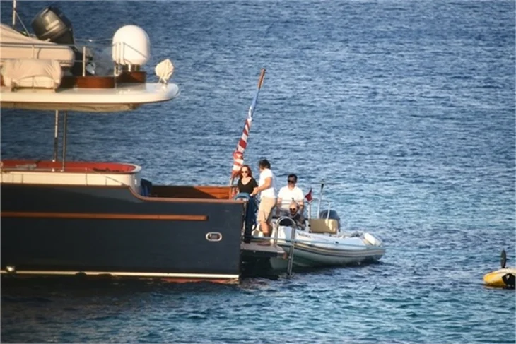 Nil Karaibrahimgil tatil sezonunu açtı