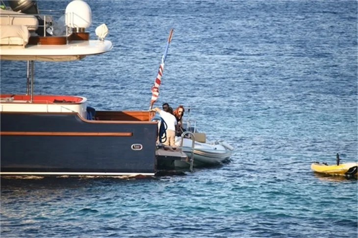 Nil Karaibrahimgil tatil sezonunu açtı