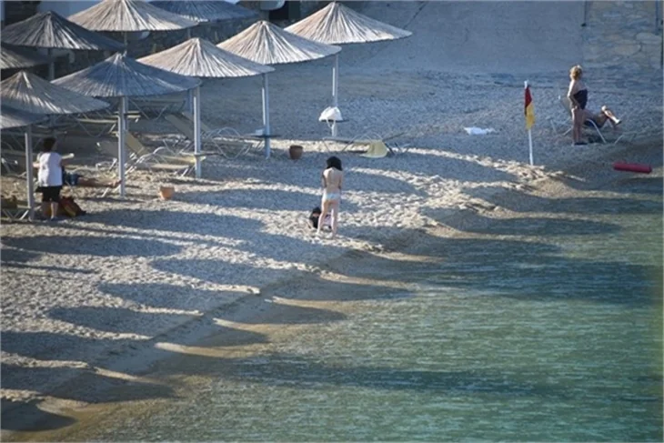 Nil Karaibrahimgil tatil sezonunu açtı