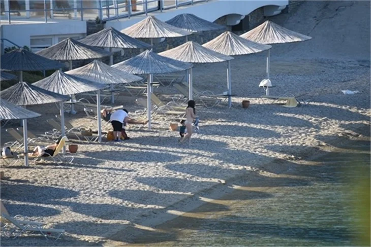 Nil Karaibrahimgil tatil sezonunu açtı
