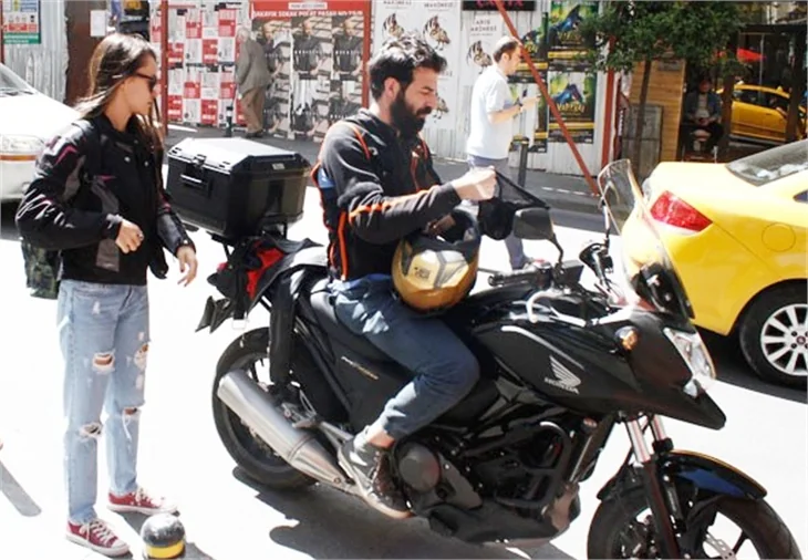 Hande Soral ile sevgilisinin motosiklet keyfi