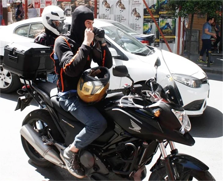 Hande Soral ile sevgilisinin motosiklet keyfi