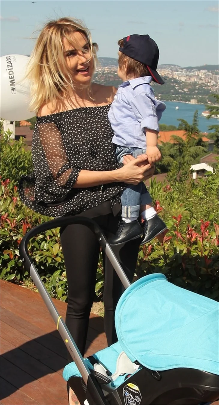 Ece Erken'in oğlu büyüdü