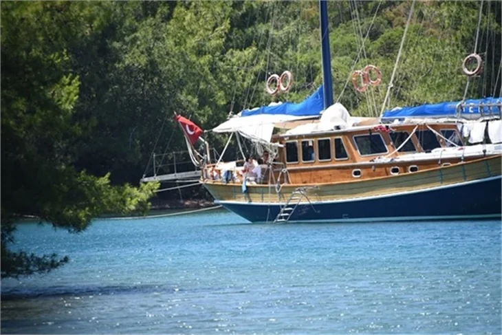 Balayındaki Sinem Kobal'dan şok hareket!