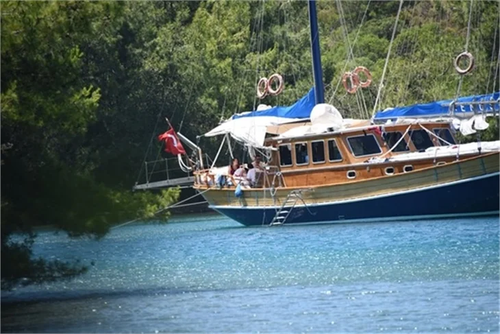 Balayındaki Sinem Kobal'dan şok hareket!