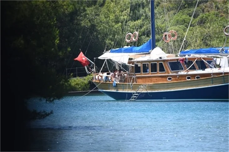 Balayındaki Sinem Kobal'dan şok hareket!