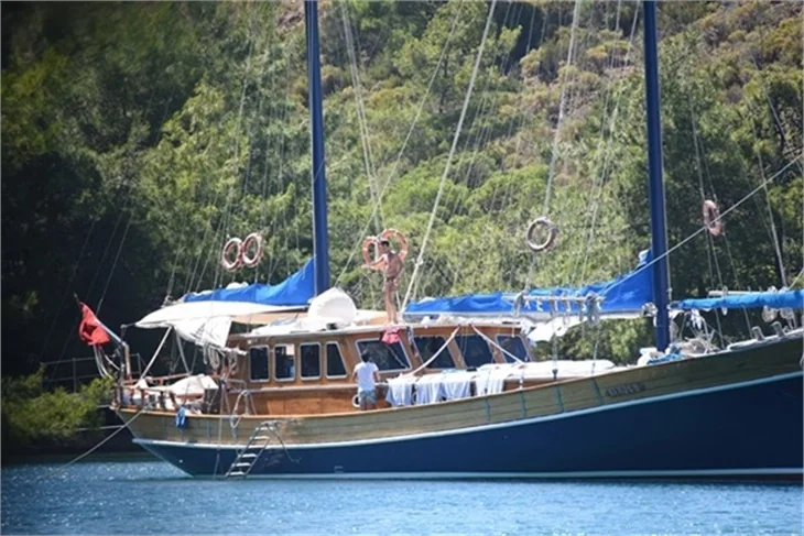 Balayındaki Sinem Kobal'dan şok hareket!