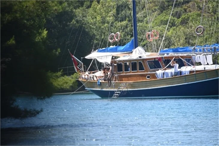 Balayındaki Sinem Kobal'dan şok hareket!