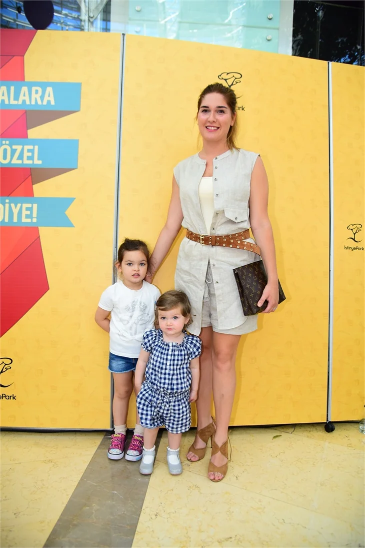 Ünlü anneler çocuklarıyla birlikte babaları için bir araya geldi!