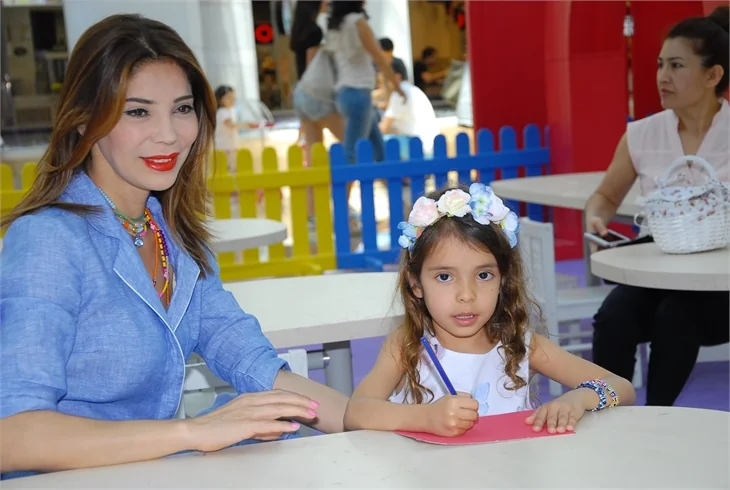 Ünlü anneler çocuklarıyla birlikte babaları için bir araya geldi!