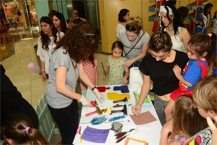 Ünlü anneler çocuklarıyla birlikte babaları için bir araya geldi!